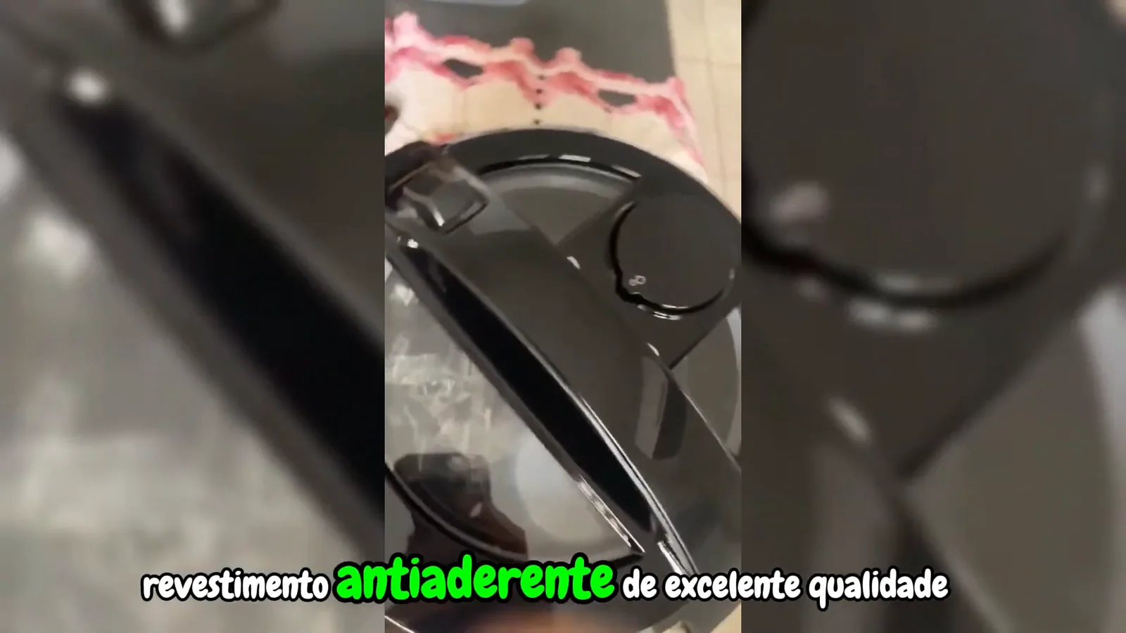 Panela elétrica liberando vapor durante o preparo dos alimentos