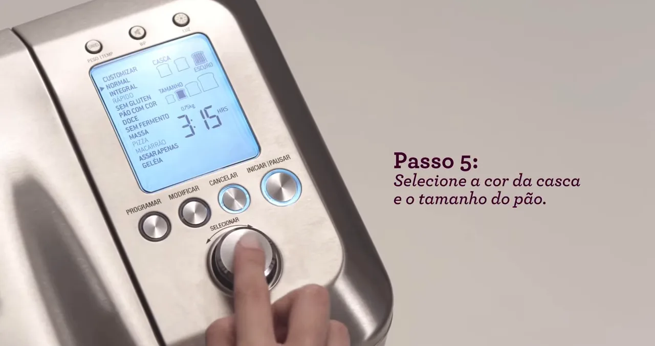 Ajuste de receitas e funções no seletor digital da panificadora