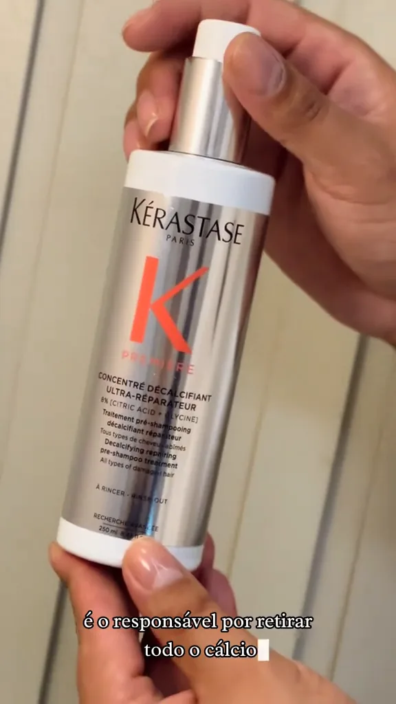 Embalagem de 250 ml do pré-shampoo descalcificante Kérastase Première Concentré