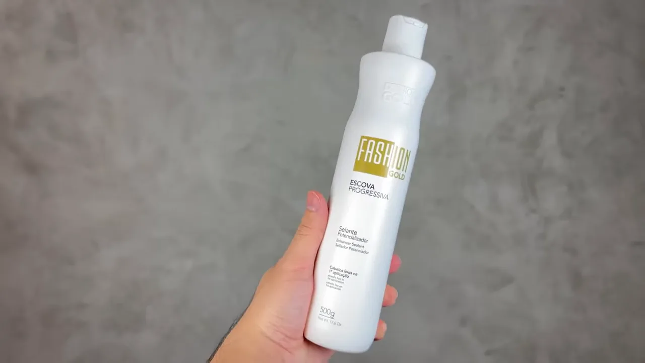 Manuseio da embalagem da escova progressiva Fashion Gold em frasco branco