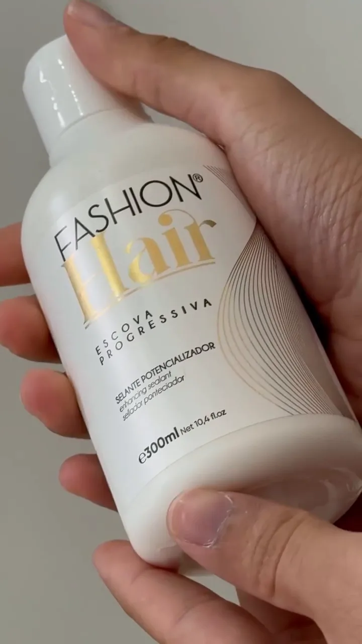 Frasco de 300 ml da progressiva Fashion Hair exibido em detalhes