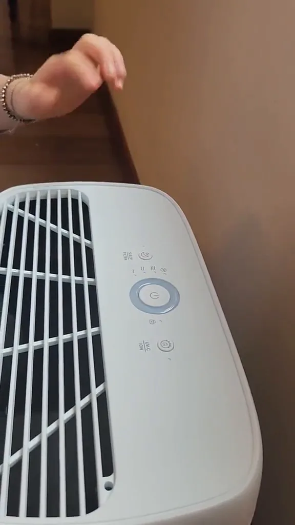 Saída de ar superior com grelha de ventilação do purificador
