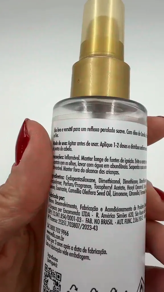 Rótulo posterior detalhando a composição de silicones da fórmula