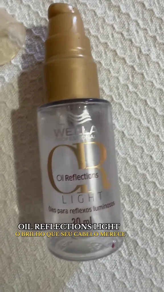 Frasco do óleo Wella Professionals Oil Reflections Light em detalhe