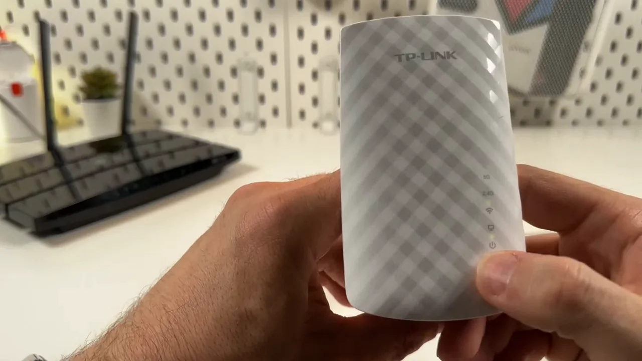 Pressionando o botão WPS para pareamento rápido do repetidor TP-Link