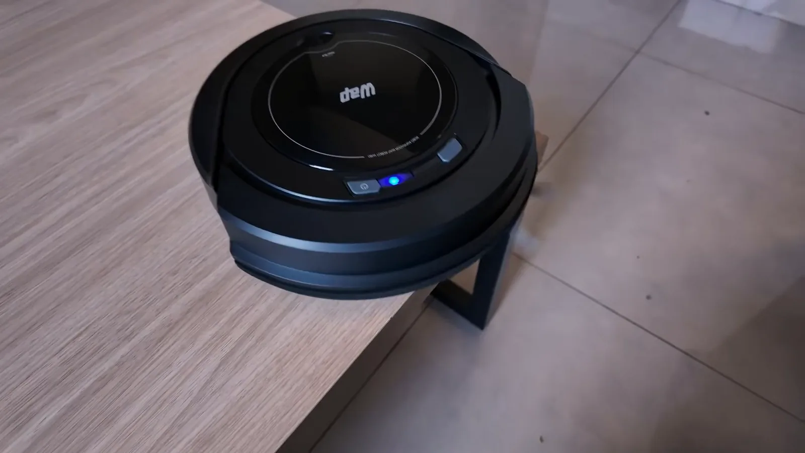 Sensor antiqueda acionado na borda de mesa elevada