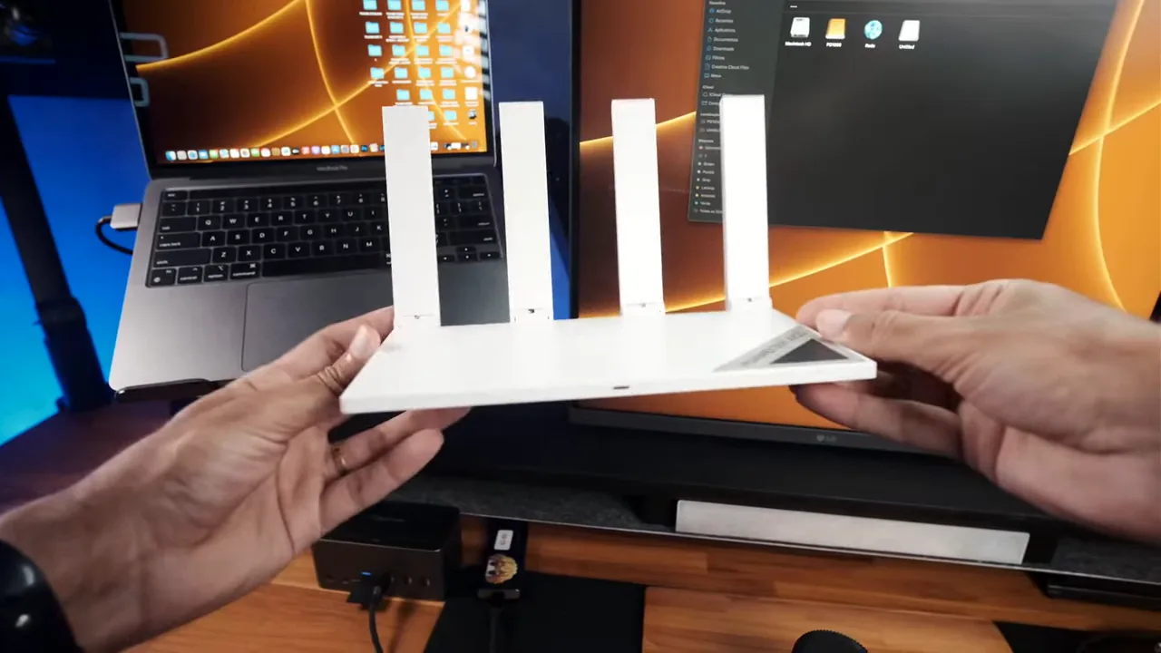 Detalhes do design slim e antenas do roteador Huawei AX2S