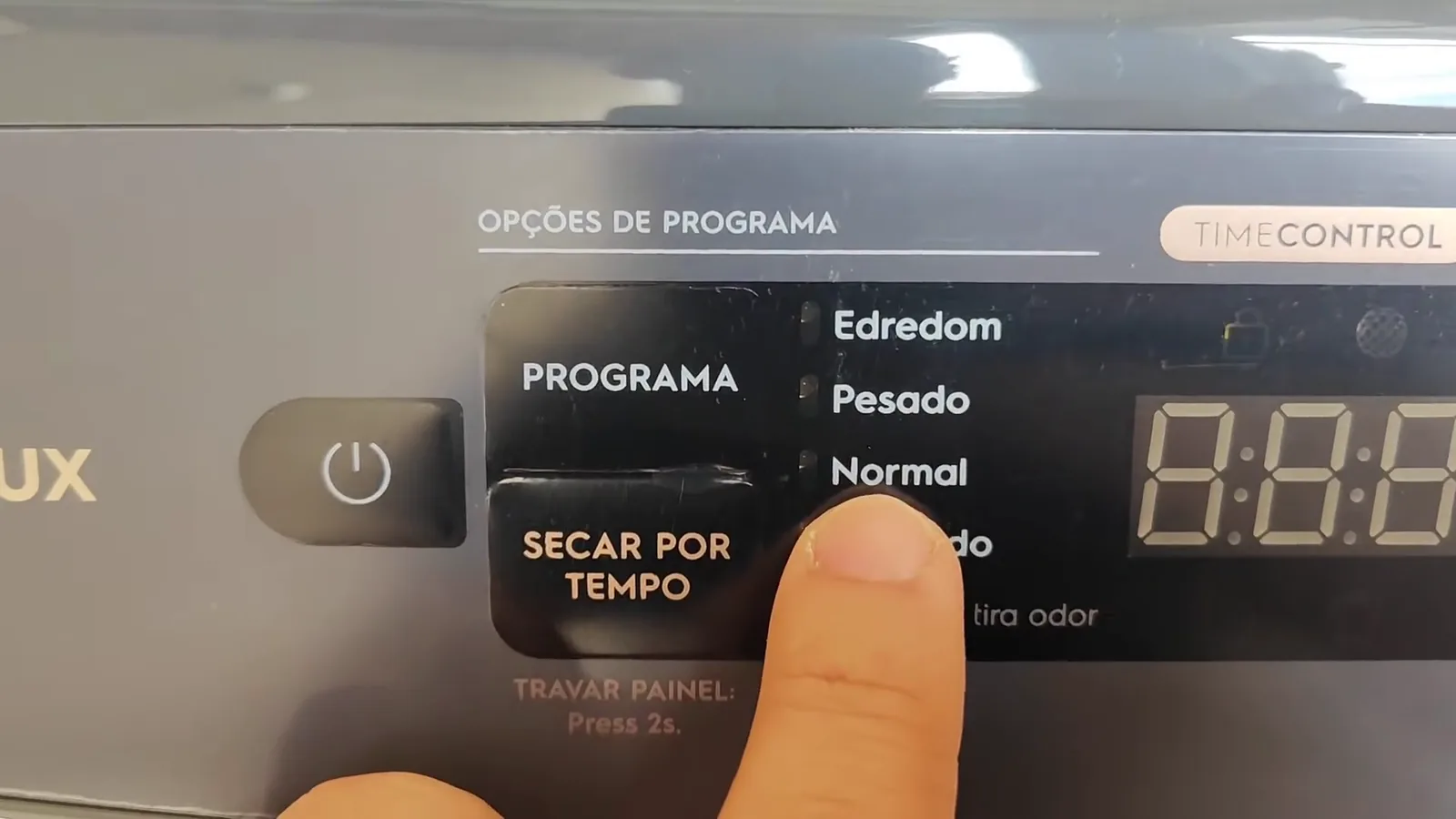Painel digital com funções e controle de tempo da secadora