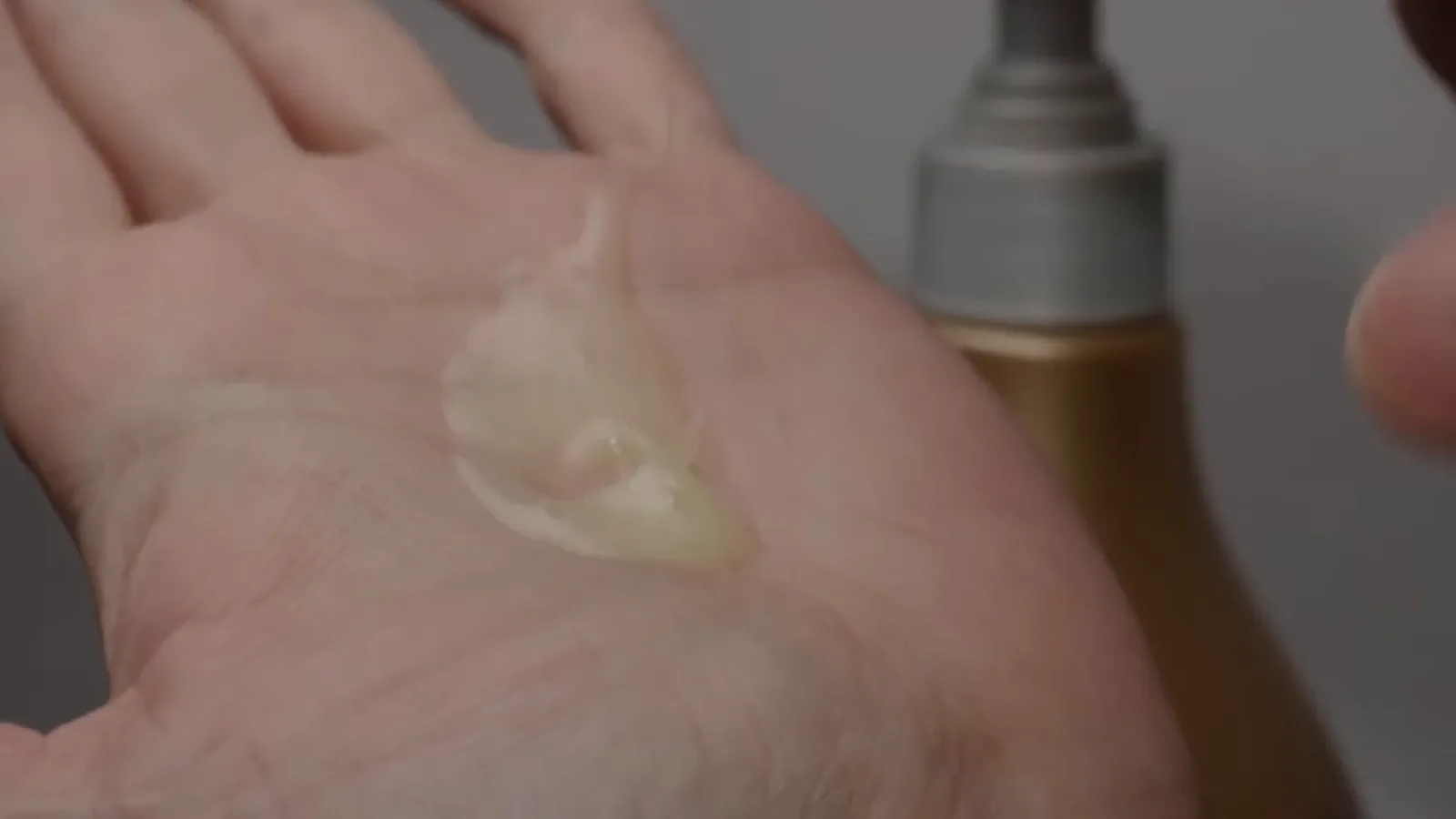 Avaliação da consistência e viscosidade do shampoo reconstrutor