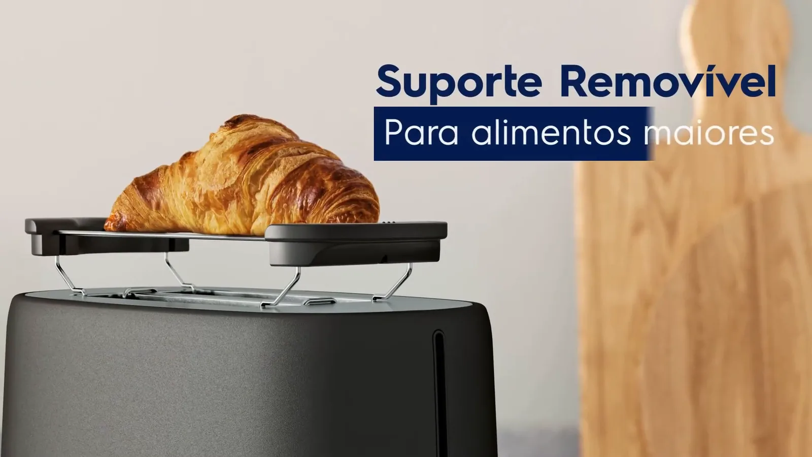 Torradeira Electrolux com suporte removível para aquecer croissant na parte superior
