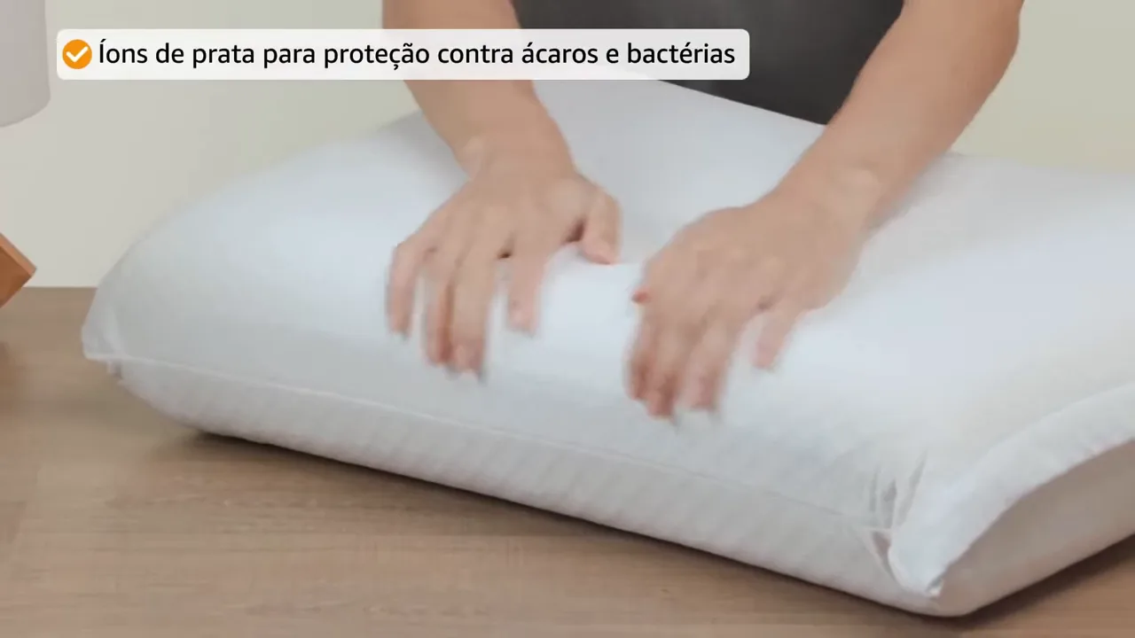 Pressionamento da superfície avaliando a firmeza e retorno da espuma