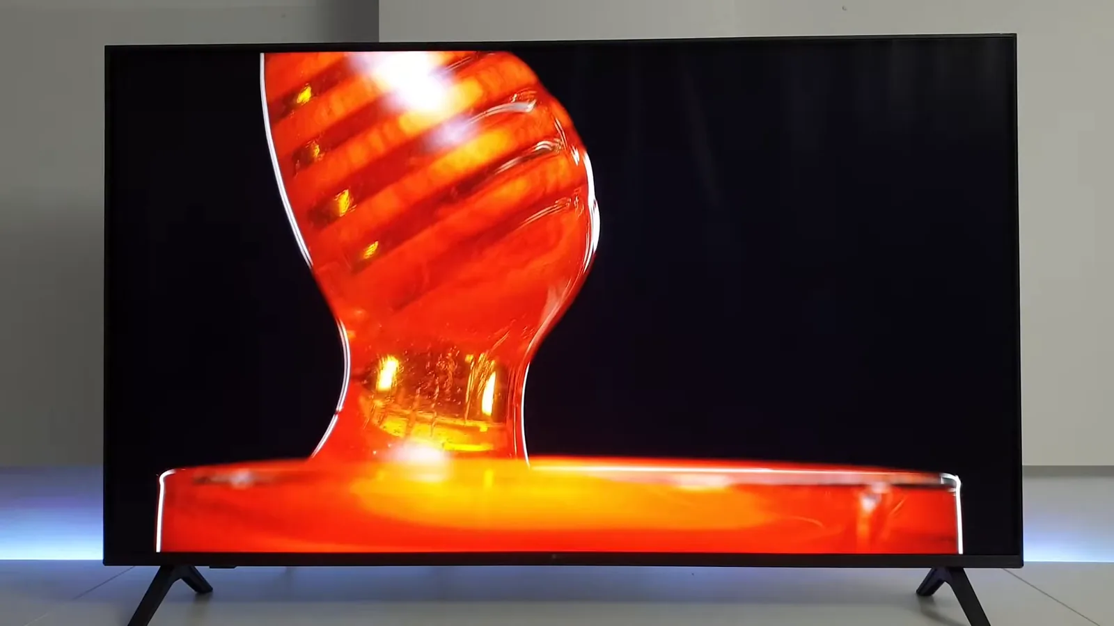 Televisor LG demonstrando excelente fidelidade e saturação de cores