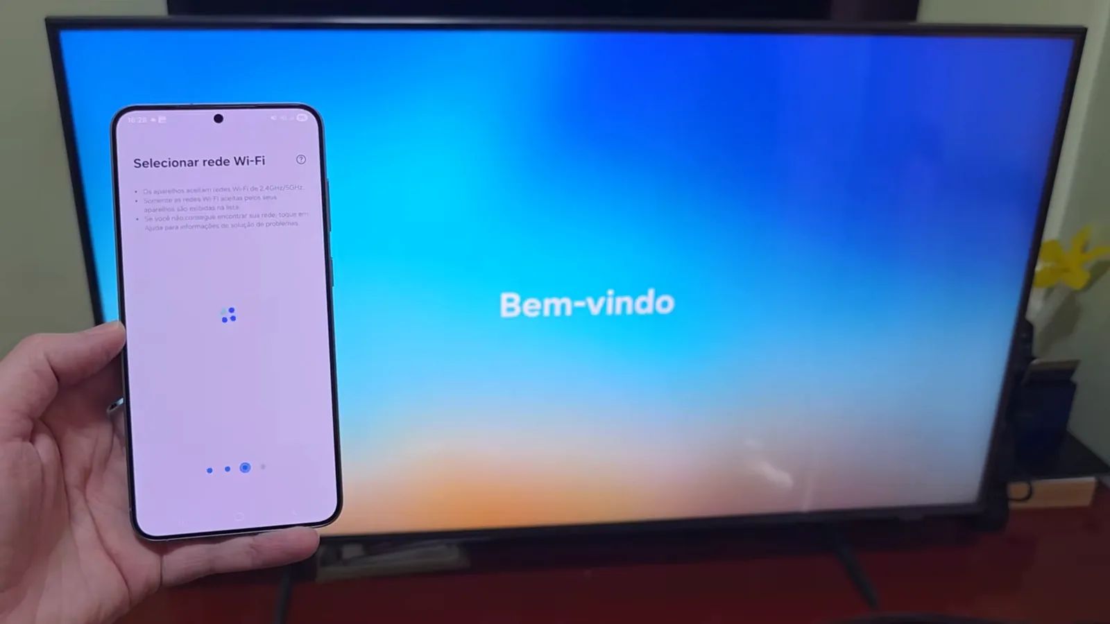 Tela de boas-vindas exibida na smart TV Samsung durante configuração inicial