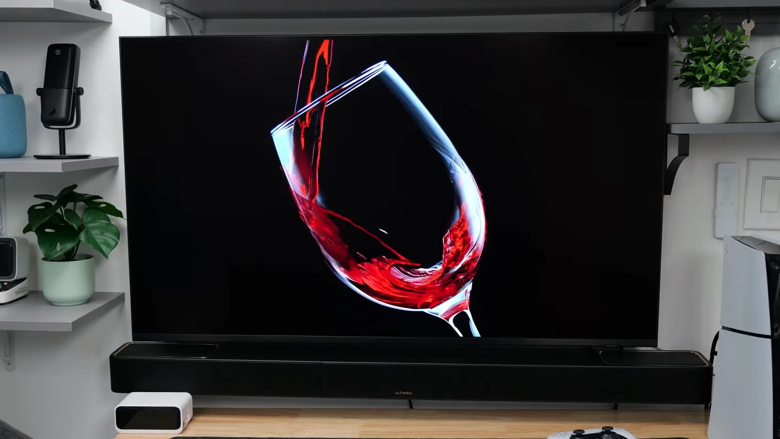 Smart TV Samsung reproduzindo vídeo com pretos profundos e alto contraste