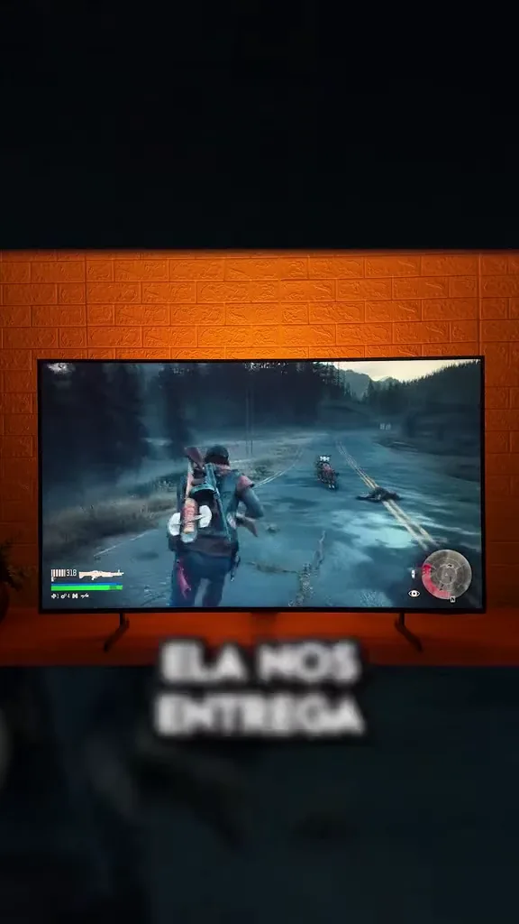 Smart TV Samsung QLED exibindo sequência contínua de jogo de ação