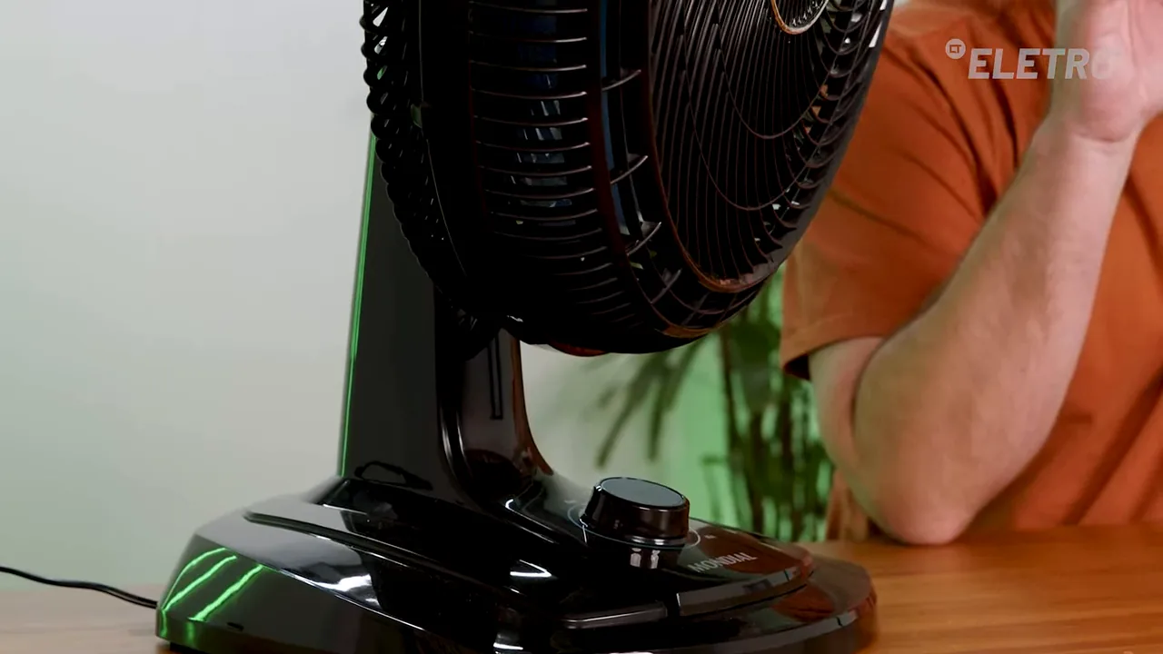 Ventilador Mondial funcionando de forma contínua em velocidade média