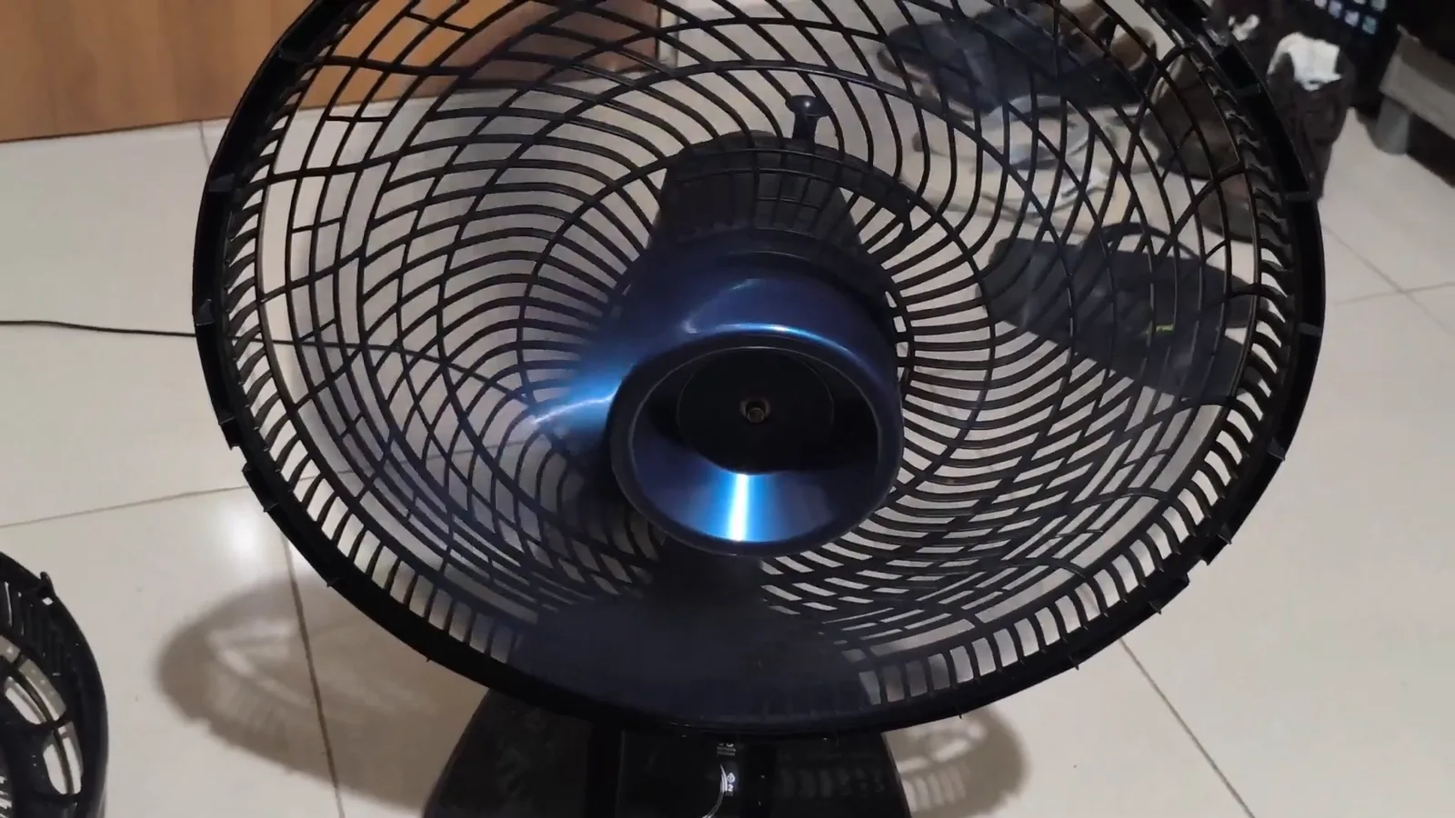 Ventilador Arno Xtreme Force Breeze funcionando em alta rotação